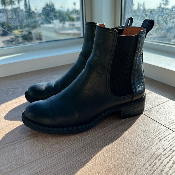 Gentle Souls® by Kenneth Cole Best Elastic Bootie - Picture 11 of 15